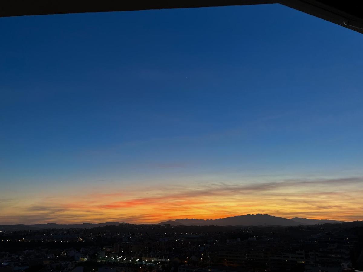 Apartamento A 900 M De La Playa Y Con Vistas Al Mar En Fuengirola Buitenkant foto